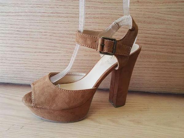 High heel sandal