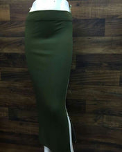 Long skirt with zipper